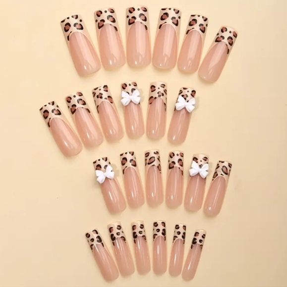 24 Pieces Fake press on nails - Picture 2 of 6